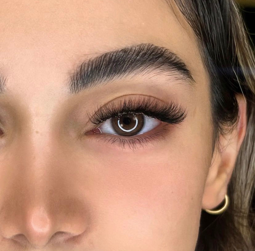 How to do the most natural eyelash extensions?