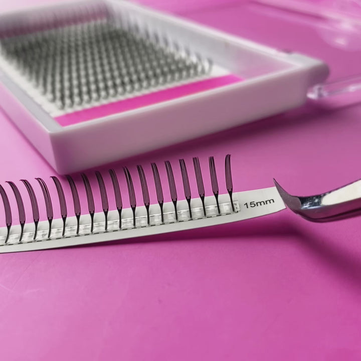 12 Rows 0.07MM Narrow Wispy Anime Lashes